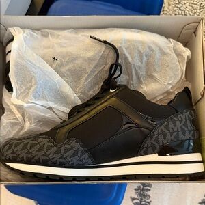 Michael Kors Gold Box